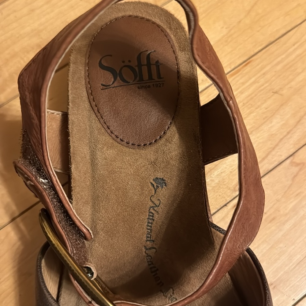 UNWORN Sofft BAYO CRISSCROSS ANKLE STRAP SANDAL IN COFFEE Size 8M - Picture 8 of 11